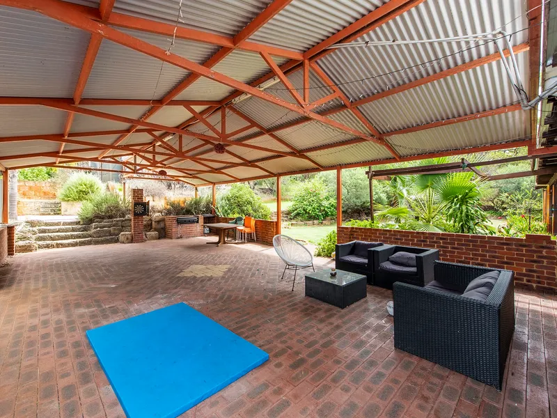 ELEVATED 5 ACRES OVERLOOKING RESERVE
