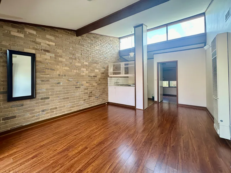 Serenity, Light, Quiet: Your Tranquil Retreat