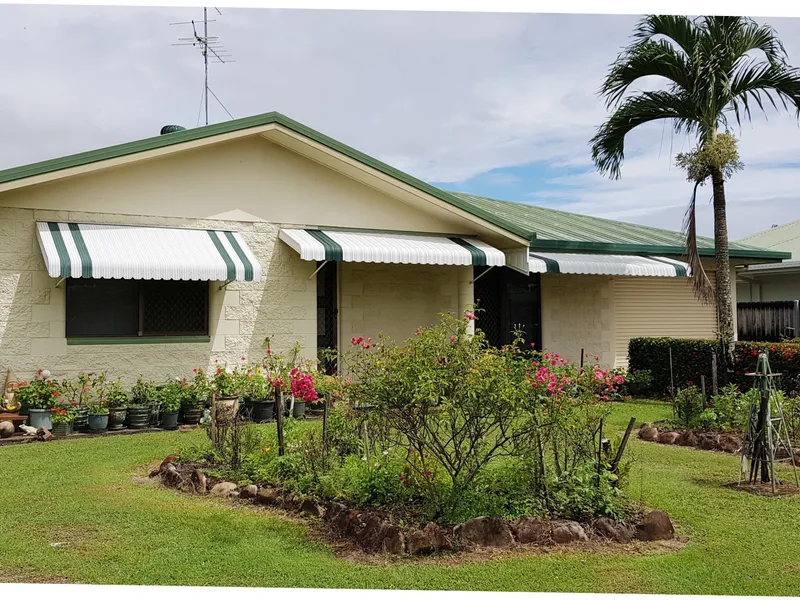 Spacious beachside 3 bedroom block home with a massive entertainment area