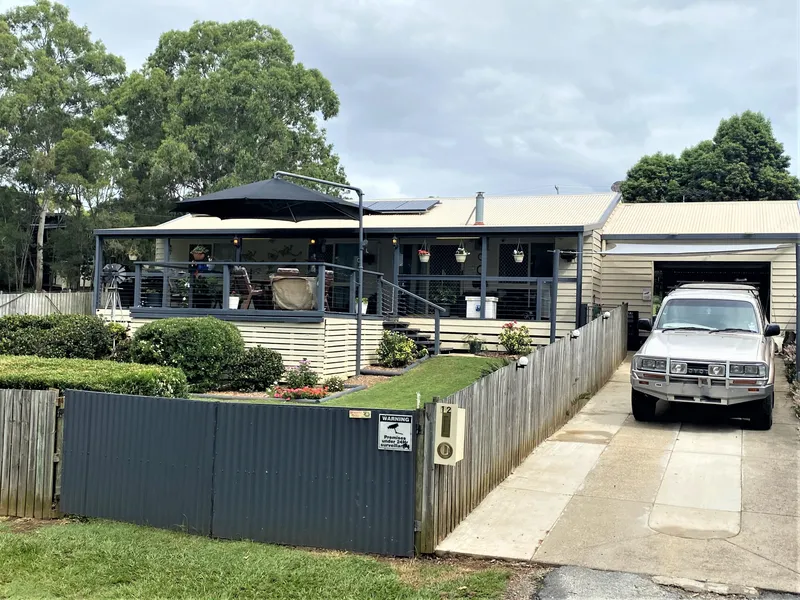 GREEN GREEN GRASS OF HOME