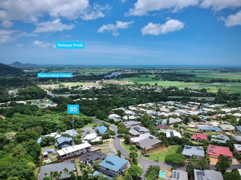 Large Home, Fantastic Location, Ocean views