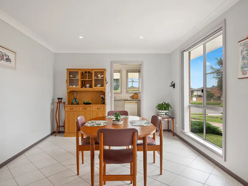 Low maintenance family home in convenient setting