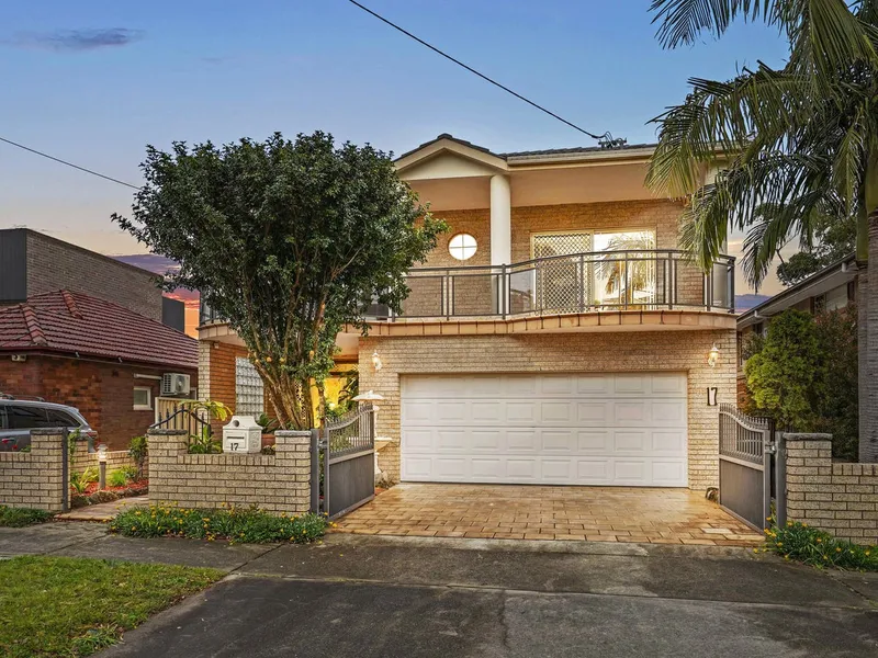 BEAUTIFUL DOUBLE STOREY HOME LOCATED IN THE HEART OF MAROUBRA!