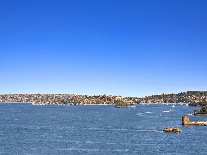 Spellbinding Harbour views with sought after Northern aspect