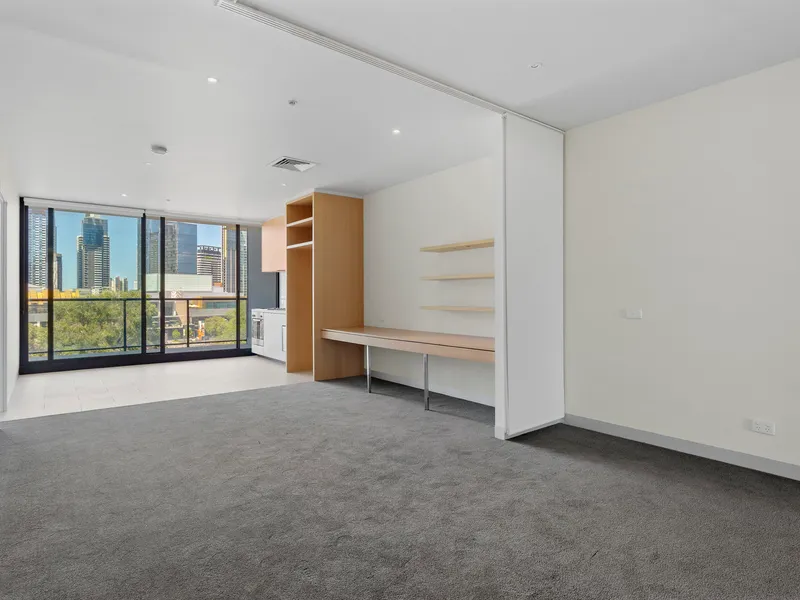 Spacious Living with River & Southbank Views