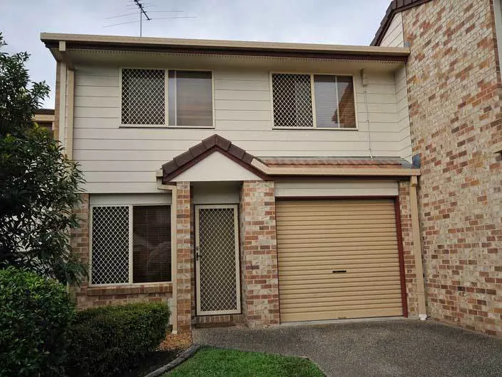 This comfortable 2-bedroom townhouse is in a perfect location