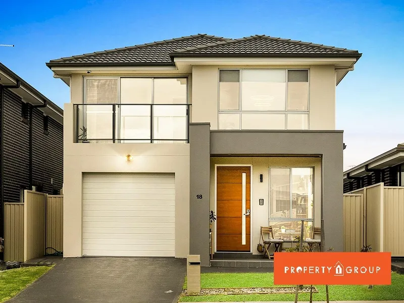 Beautiful 5 Bedroom House in the Riverbank Public School and The Ponds High School Catchment