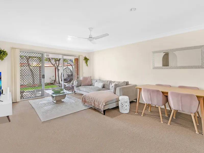 Single Level Villa, Must be Sold!