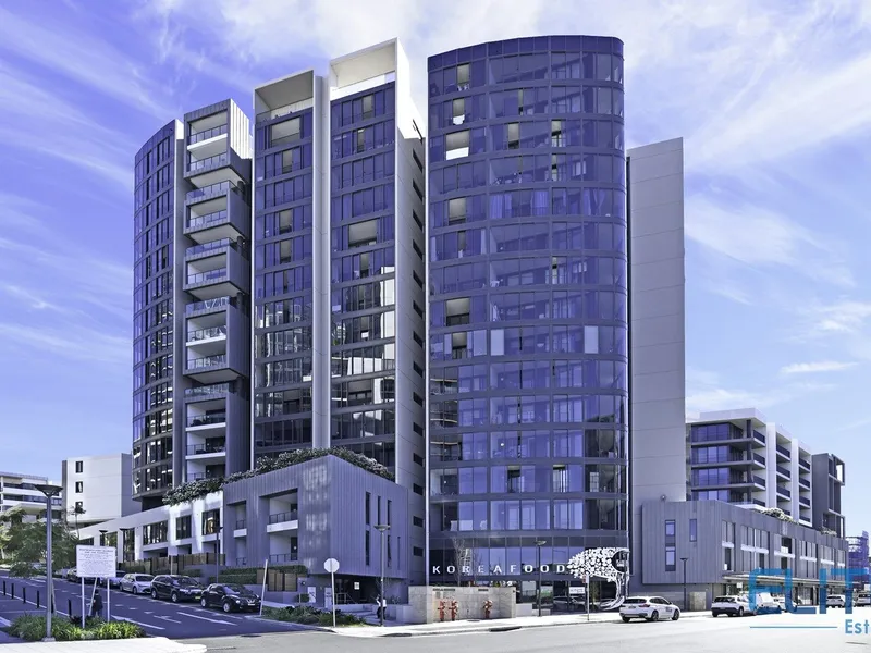 Perfect Water Views 2 BEDROOMS APARTMENT In heart for Wentworth Point for Lease. Please call Frank on 0466 488 888 for Inspection!