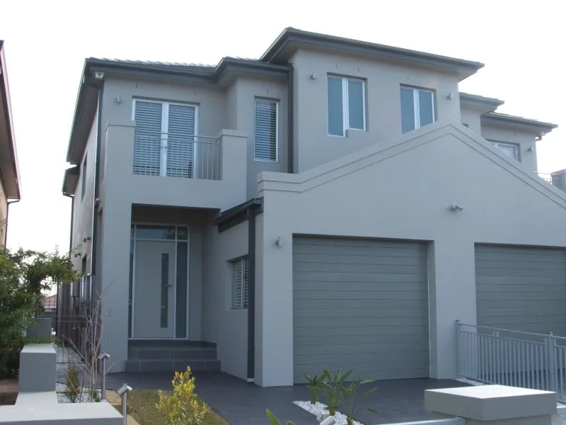 IMMACULATE and STYLISH 3-BEDROOM DUPLEX