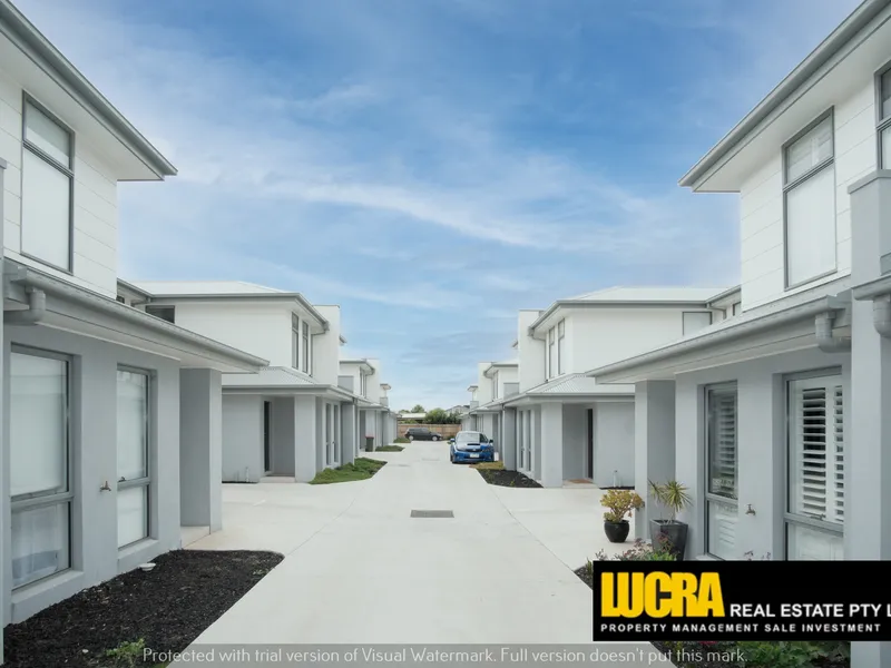 ** Walk to Starbuck **