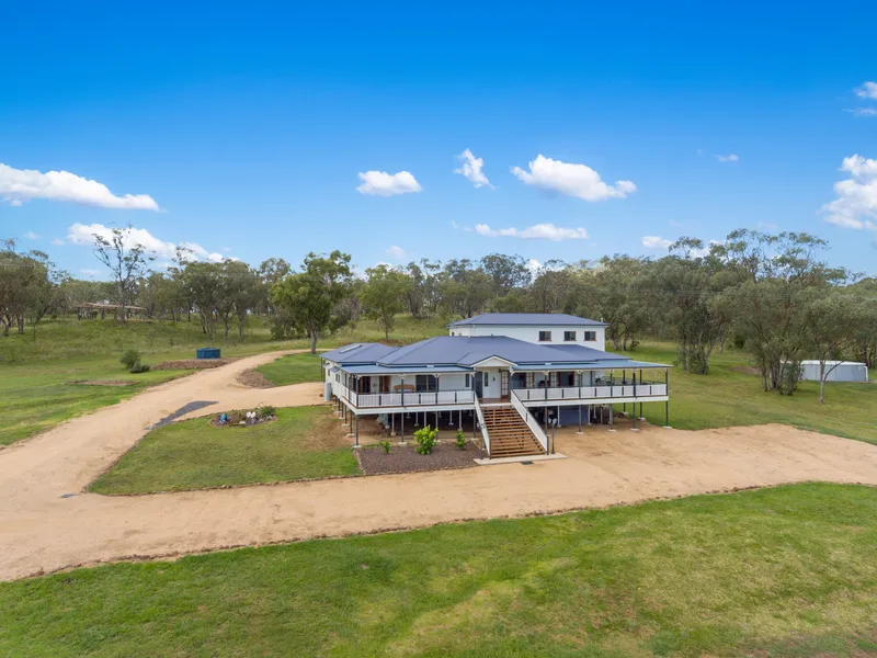 GRAND QUEENSLANDER WITH BREATHTAKING VIEWS