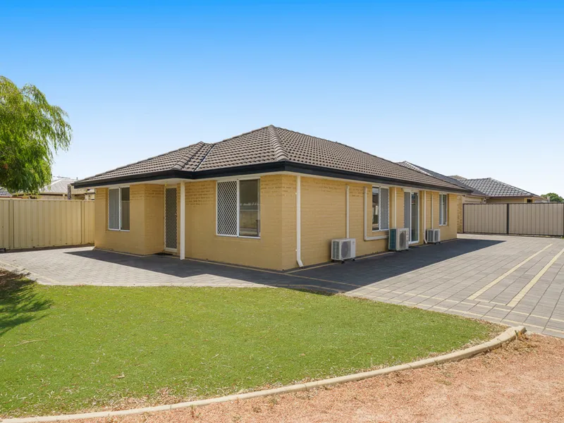 Five Bedroom Family Home Walking Distance to Train Station