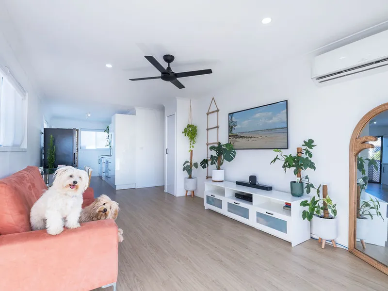 Perfect first home or investment walking distance to Broadwater