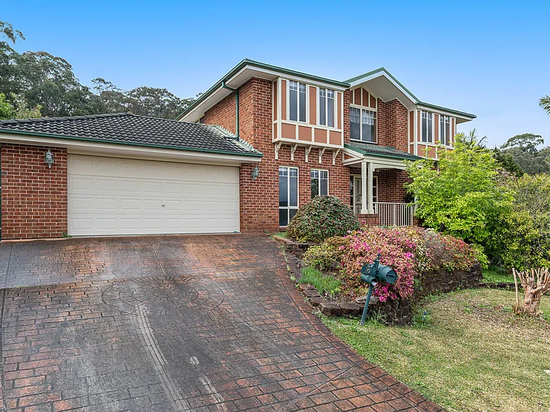 WANTED! The Brady Bunch to call this place HOME!