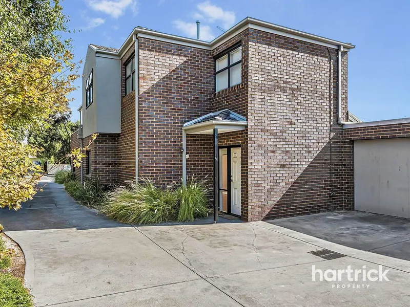 Low maintenance modern townhouse