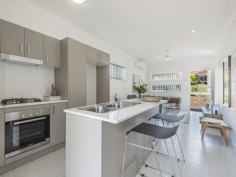 Modern Spacious 3 bedrooms Townhouse in Warner