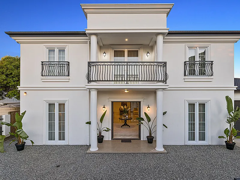 EXPANSIVE EXECUTIVE FAMILY HOME