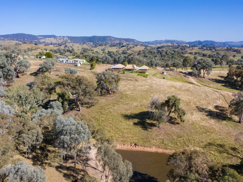 STUNNING POTENTIAL FOR BUSINESS OR LIFESTYLE
