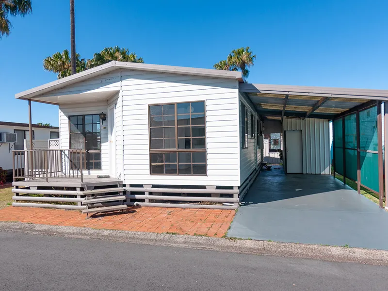 Fully Renovated 2 Bedroom Home, in Crystal Waters over 50's TUNCURRY