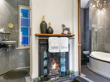 MANLY PENTHOUSE APARTMENT WITH VIEWS