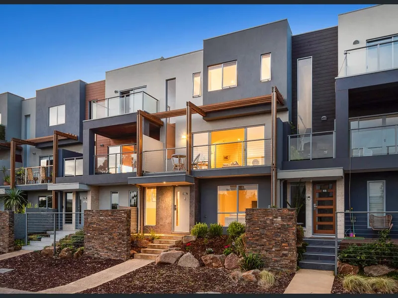 Stylish and well-designed townhouse located in the prestigious Martha Cove