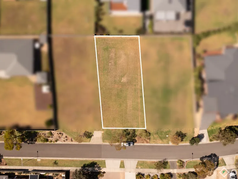 Elevated block in Prestigious Seagrove Estate