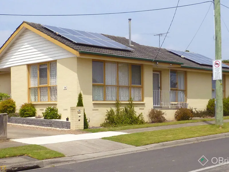 FULLY FURNISHED 4 MONTH LEASE ONLY: 5/5/2021 to 20/9/2021