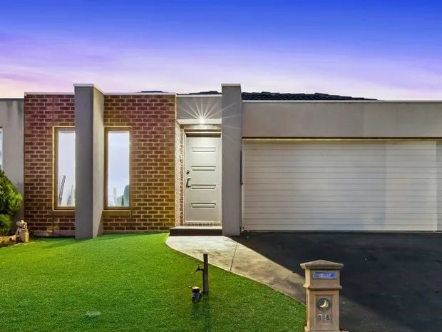 Stylish and Contemporary Home in Truganina!