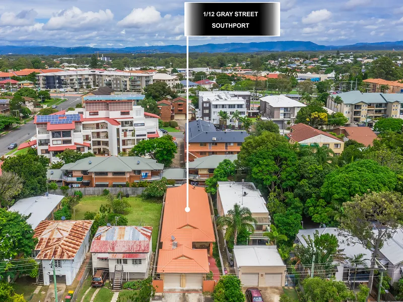 Spectacular Southport Duplex