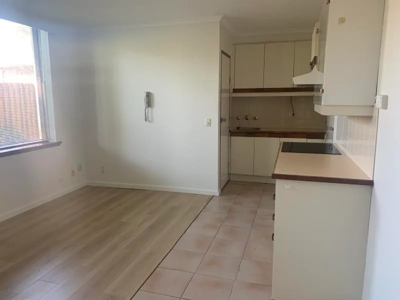 Close To Chapel Street & Public Transport