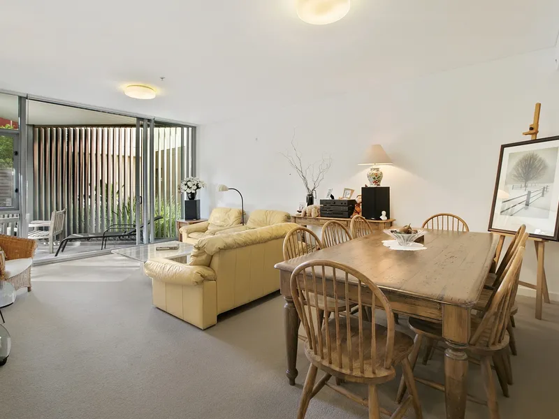 Ground Floor Pet-Friendly Apartment In 'The Village'