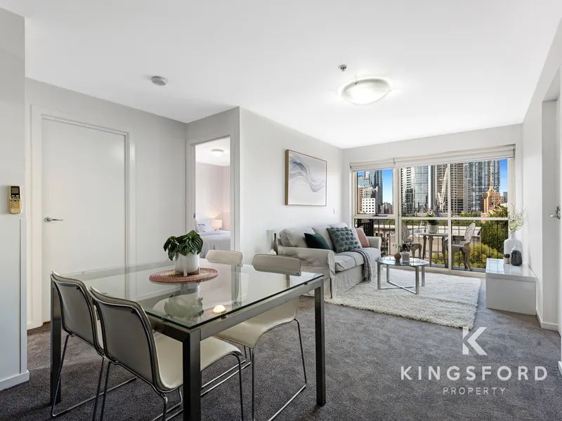 RENOVATED WITH BRILLIANT CITY VIEWS!