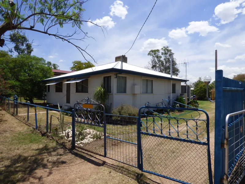 DELIGHTFUL LOWSET HOME