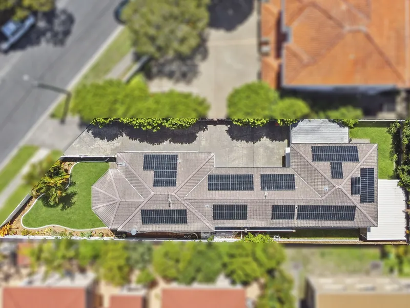 DUEPLEX CONSISITING OF TWO LARGE DOUBLE CAVITY BRICK HOMES ON OFFER WITH OWN TITLES . IN BLUE CHIP TSS PRECINCT . BUY ONE OR BOTH