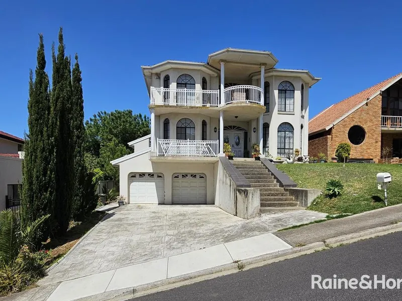 Magnificent Views from this stunning family home