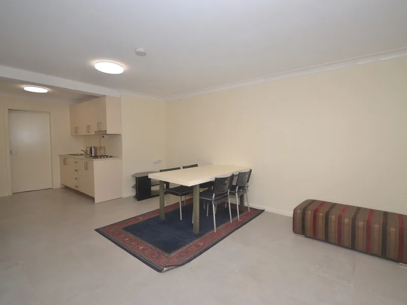 Spacious studio on quiet street