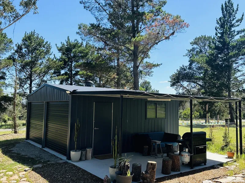 DALVEEN VIA STANTHORPE -RARE 1,394M2 VACANT LAND WITH 2 BAY SHED & MAINS POWER