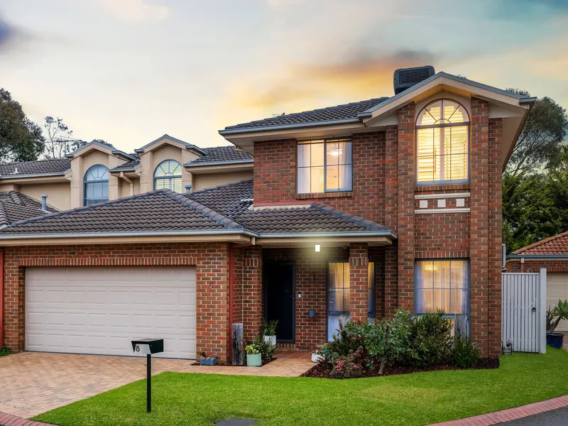 Designer Style, Garden Space & a Quiet Court Position