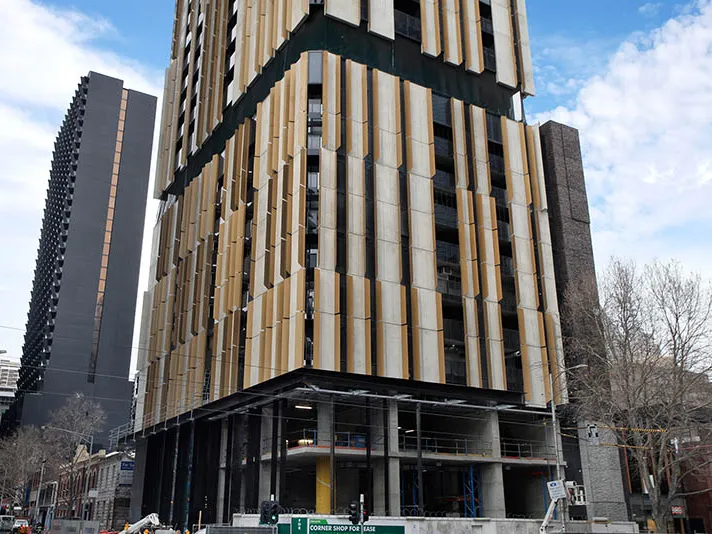 Furnished 2 Bedrooms Apartment Close to Melbourne Central!