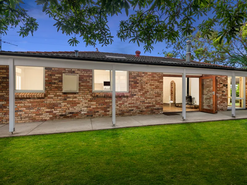 Single level brick family abode in the heart of Mona Vale