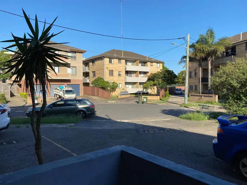 GROUND FLOOR TWO BEDROOM UNIT!!!