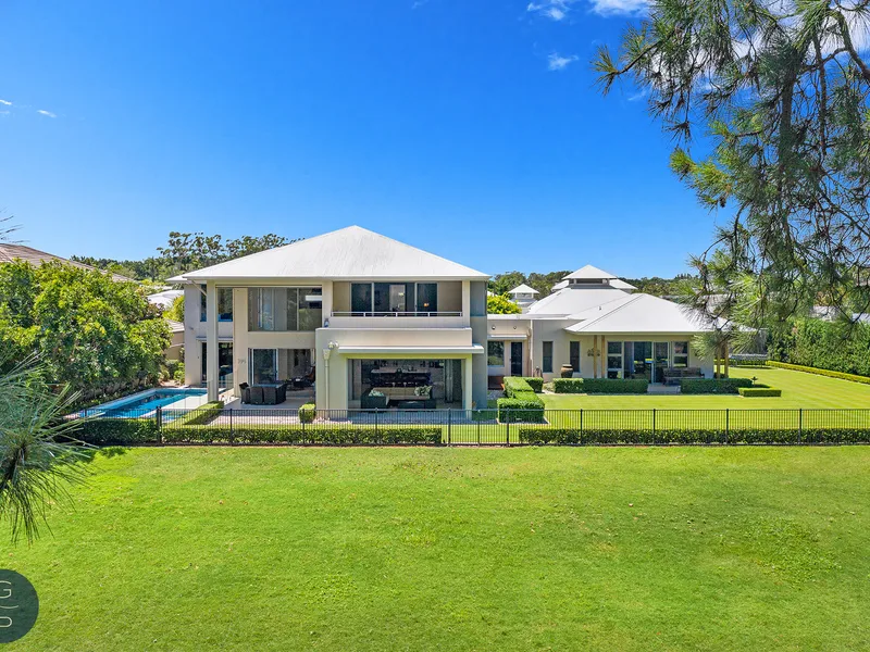 Absolute Golf Course Position on Spectacular 1508sqm Allotment