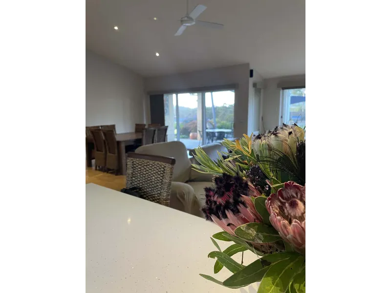 Retreat, Unwind amongst Rural and Seaside Living.