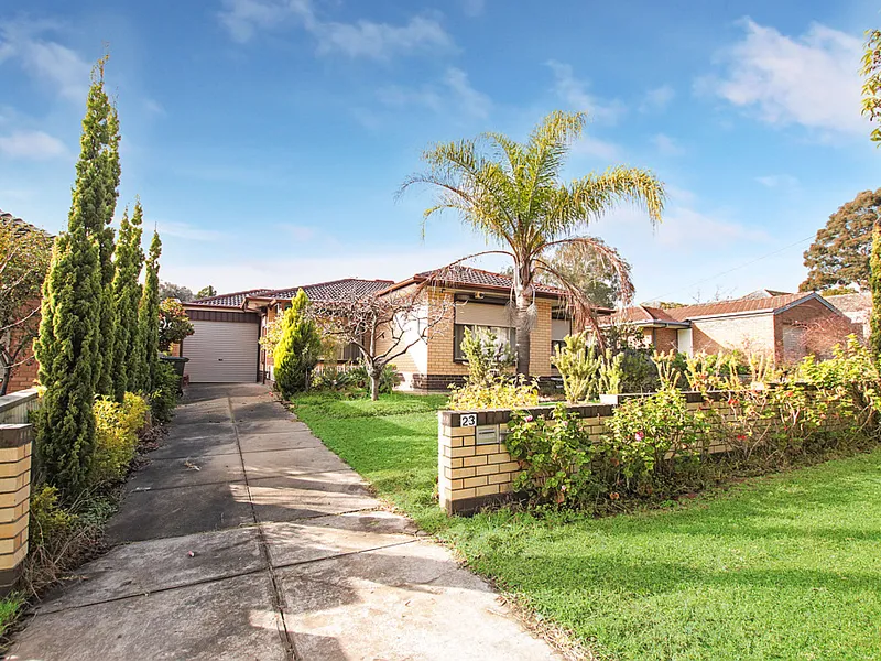 Spacious Three Bedroom Home with Rumpus! (Pets Negotiable)