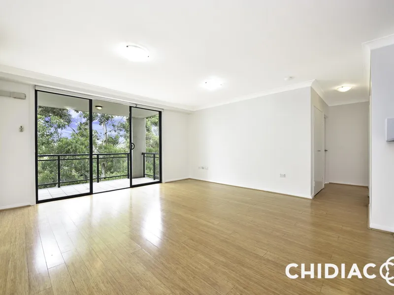 Spacious contemporary residence | Freshly painted with floorboards | Three balconies