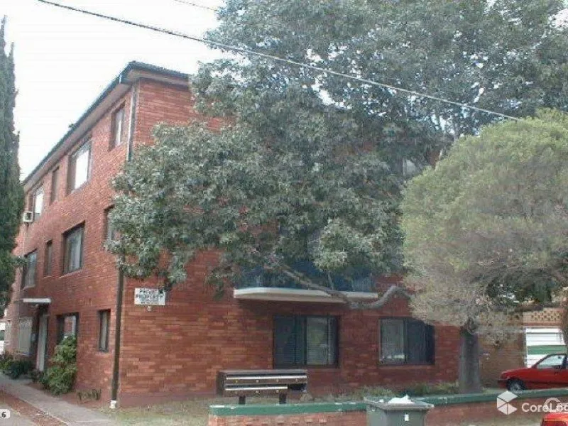 GROUND FLOOR 3 BEDROOM WITH CAR SPACE