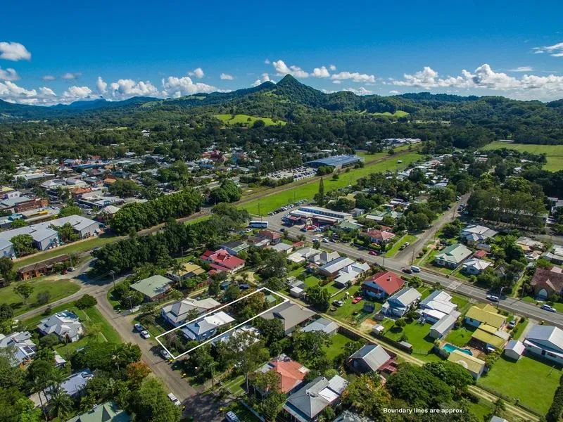 Charming & Central Mullumbimby Home with Workshop