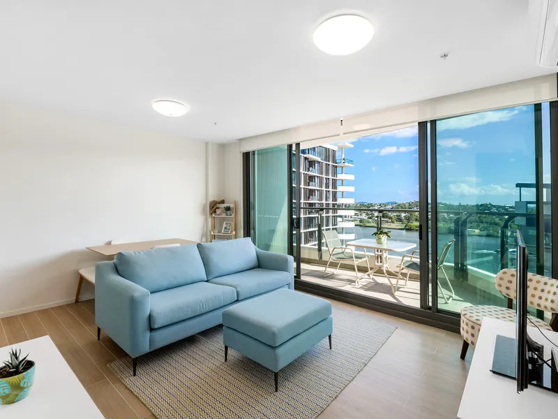 Spacious one bedroom apartment within the heart of Portside!