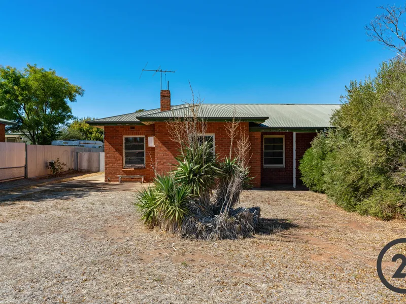 RENOVATE IN A PRIME TIGHTLY HELD LOCATION!